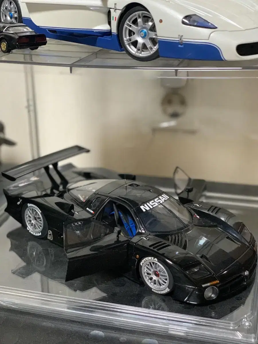 오토아트1/18닛산R390GT1르망